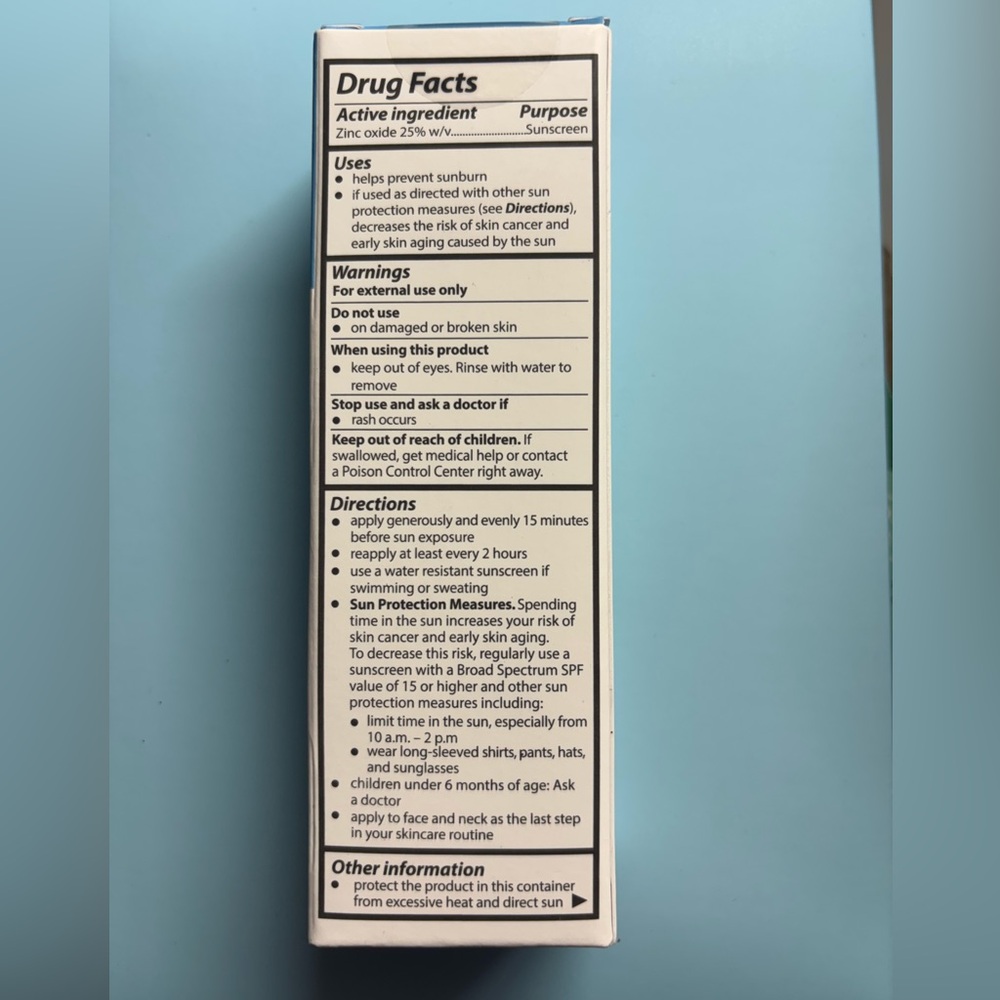 NWT Glow Pure Tinted Mineral Sunscreen SPF 40, .5 fl Oz - Picture 2 of 12